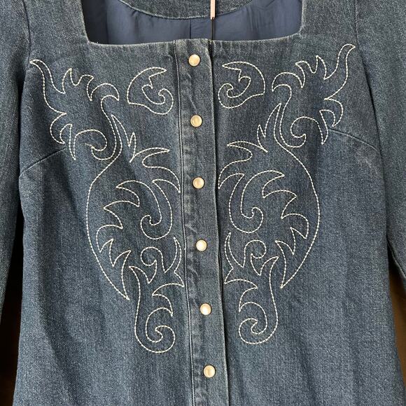 Avec Les Filles Denim Western Embroidered Snap Button Dress Size 4 - Picture 4 of 11